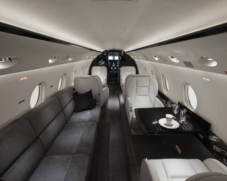 Image of 24 33 174 N525ag Gulfstream G200 Int1