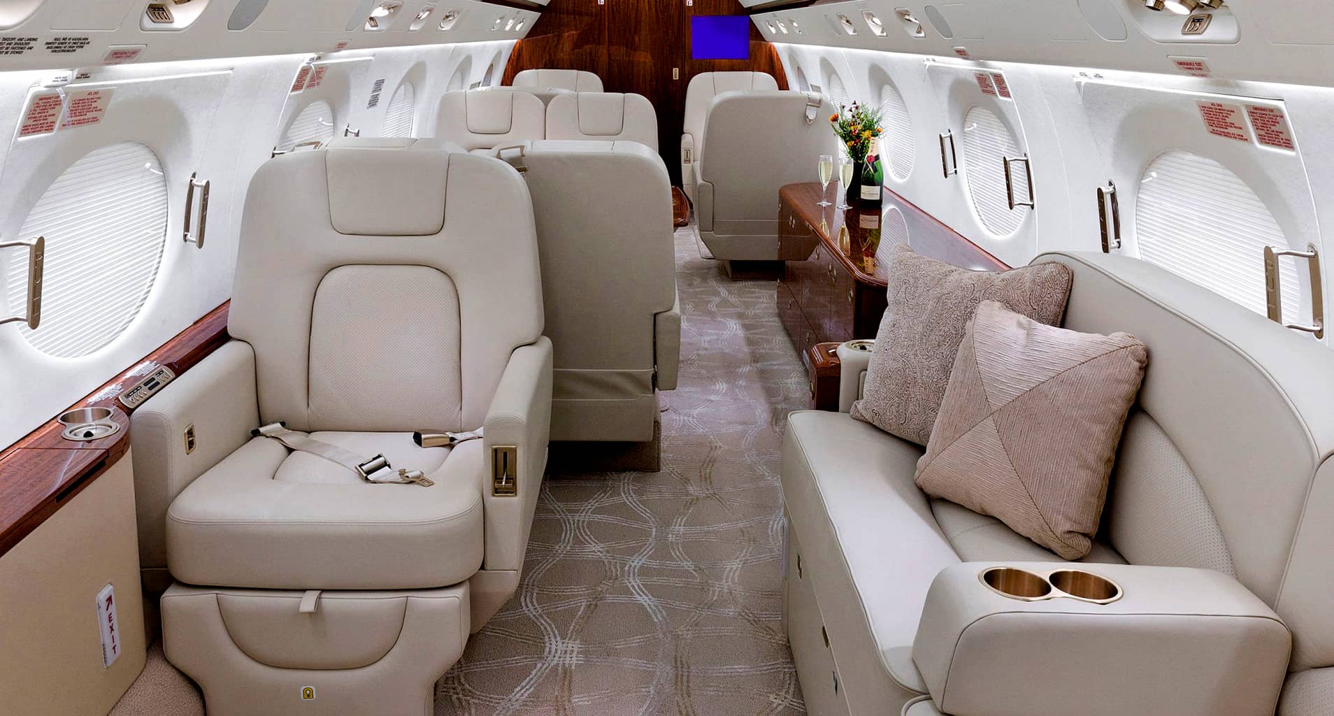 Image of Large Jets Gulfstream 650 1