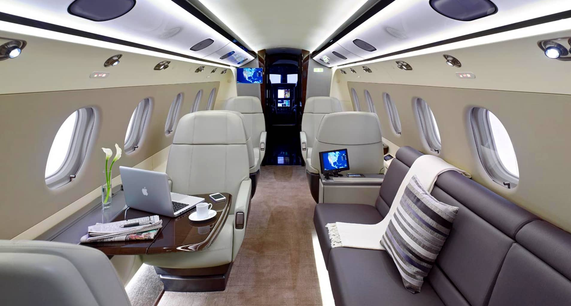Image of Mid Size Jets Legacy 500