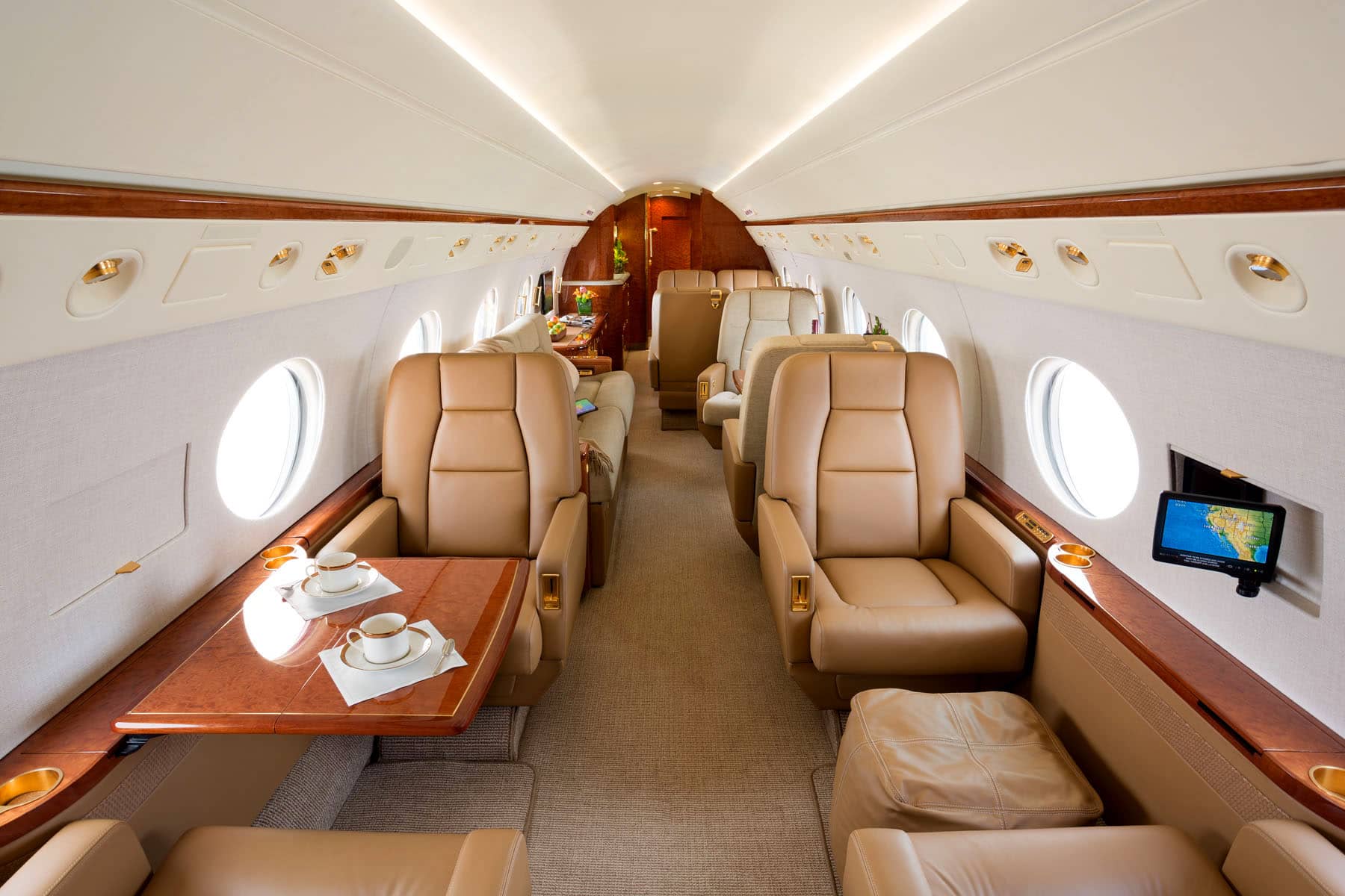 Image of N326AZ Interior Fwd Club 1