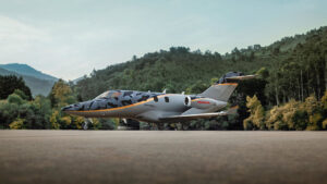 Image of runway-hondajet elite s